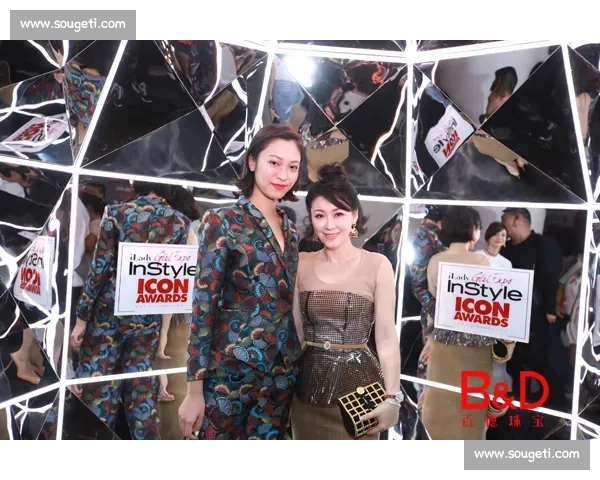 李娜对决梅掀起巅峰较量见证赛场荣耀与时代碰撞续写传奇精神之战